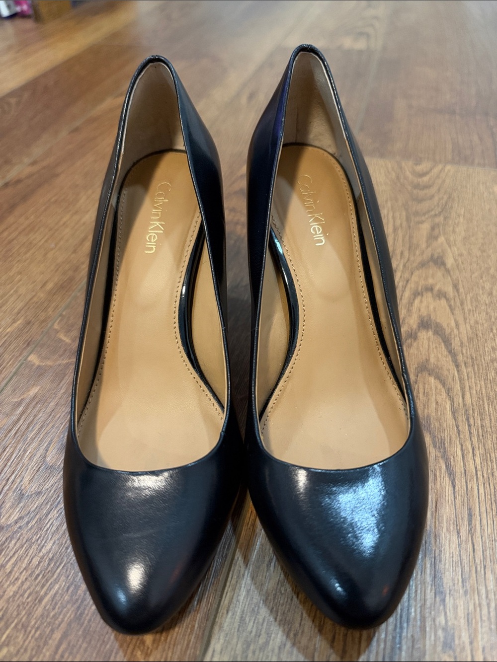 Calvin Klein Black Pointed Toe Stiletto Pumps Gold Detail Size 7